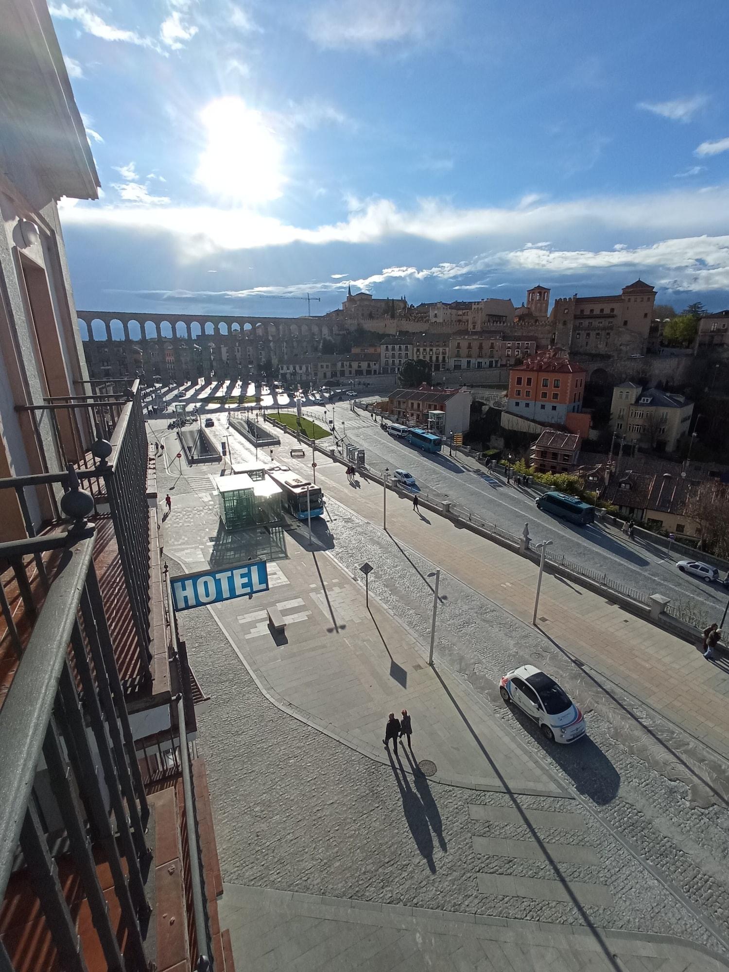 Hotel Ele Acueducto Segovia Exteriér fotografie